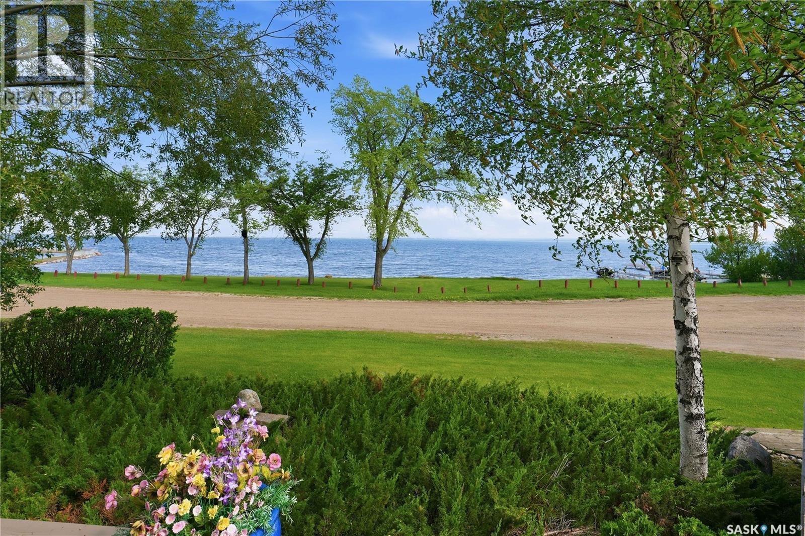 640 Beach AVENUE — photo 42