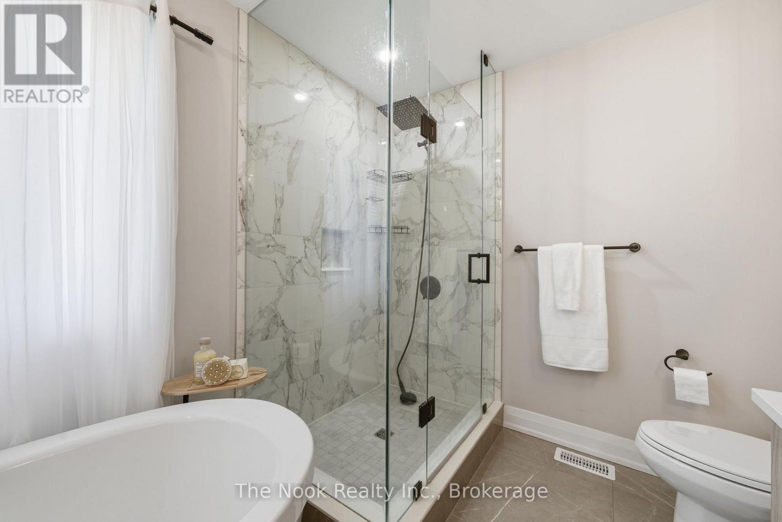 39 HELEN CRESCENT - 22
