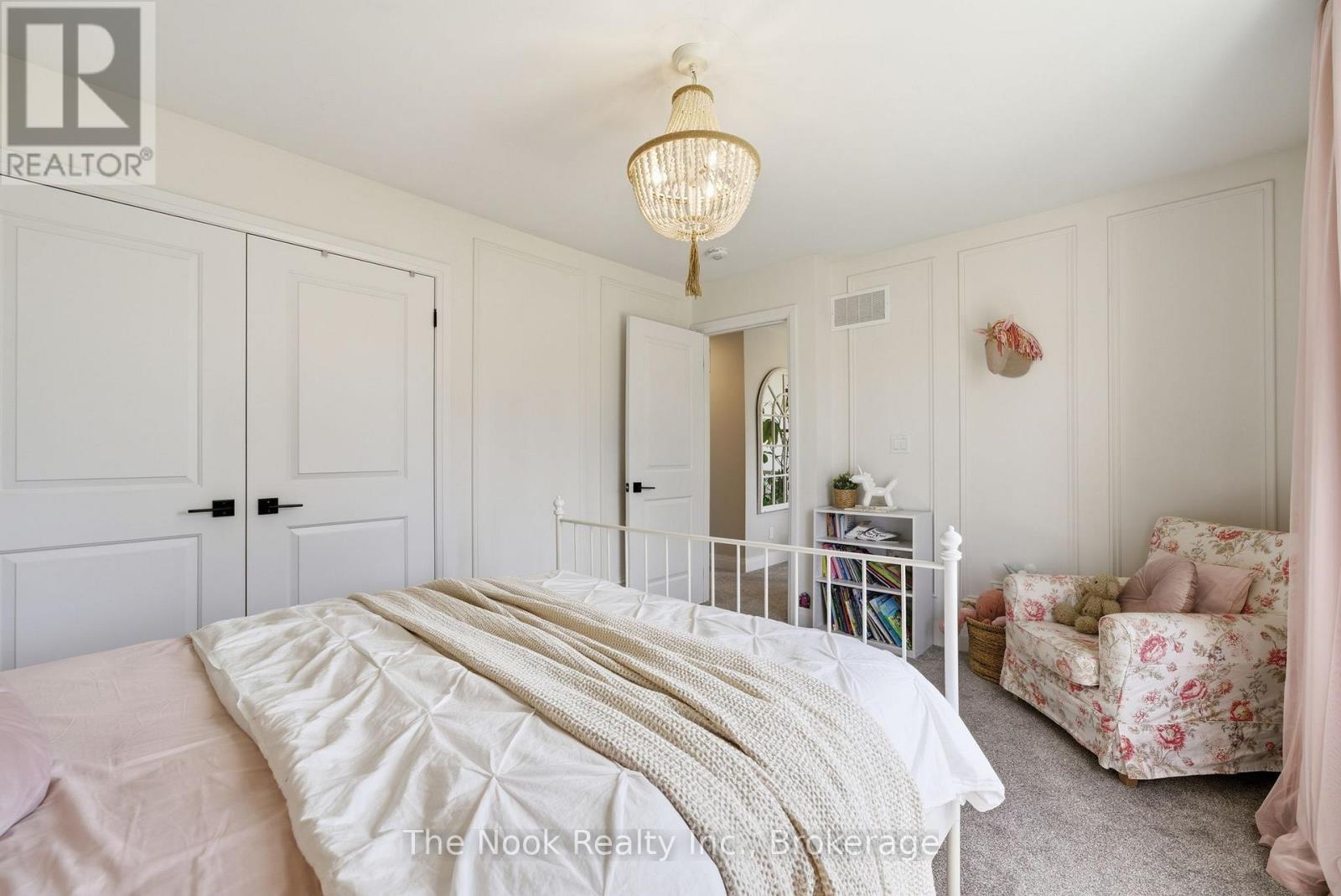 39 HELEN CRESCENT - 25