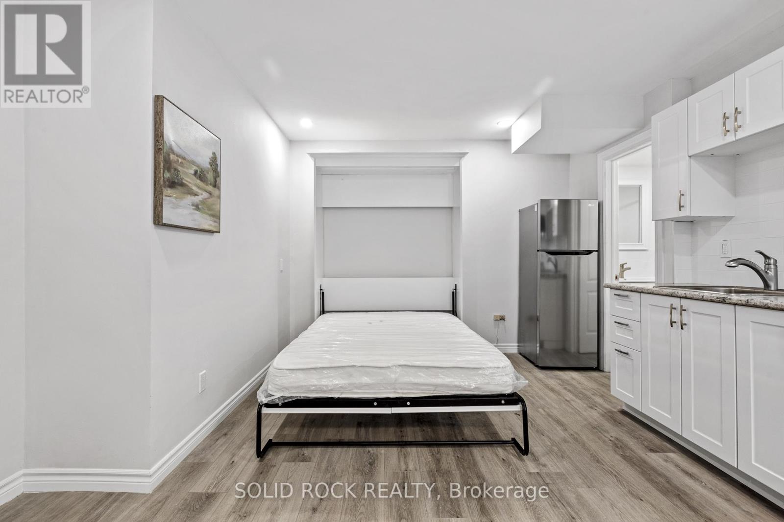 1 Bed, 1 Bath Multi-Family for Rent in Ottawa – 228 LEBRETON STREET N, Ottawa – MLS# X13234604 - Image 9
