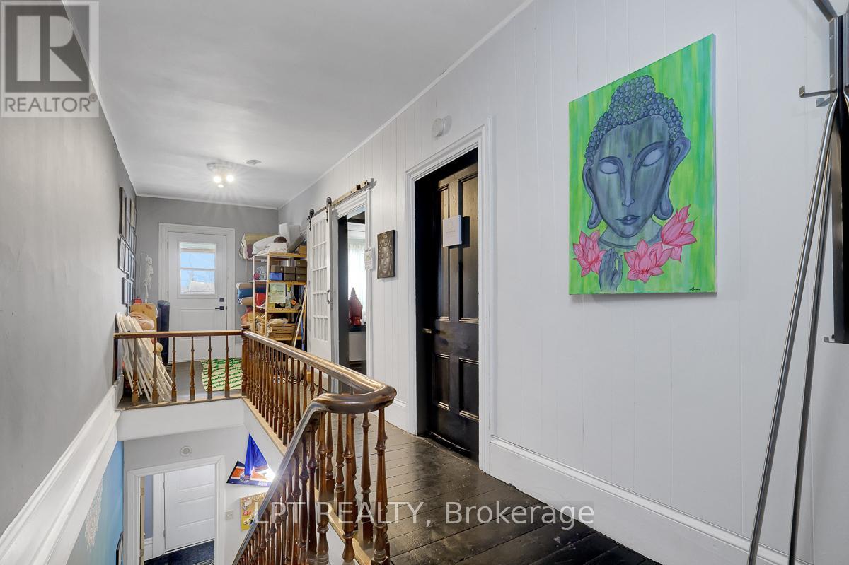 8197 VICTORIA STREET - 12
