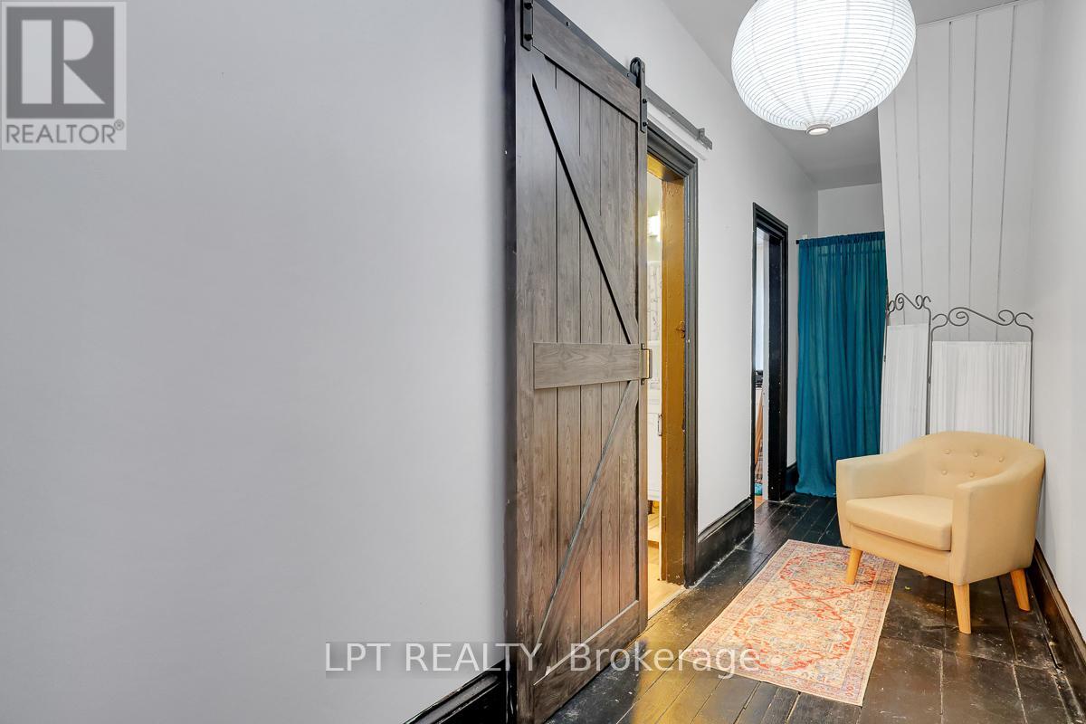 8197 VICTORIA STREET - 16
