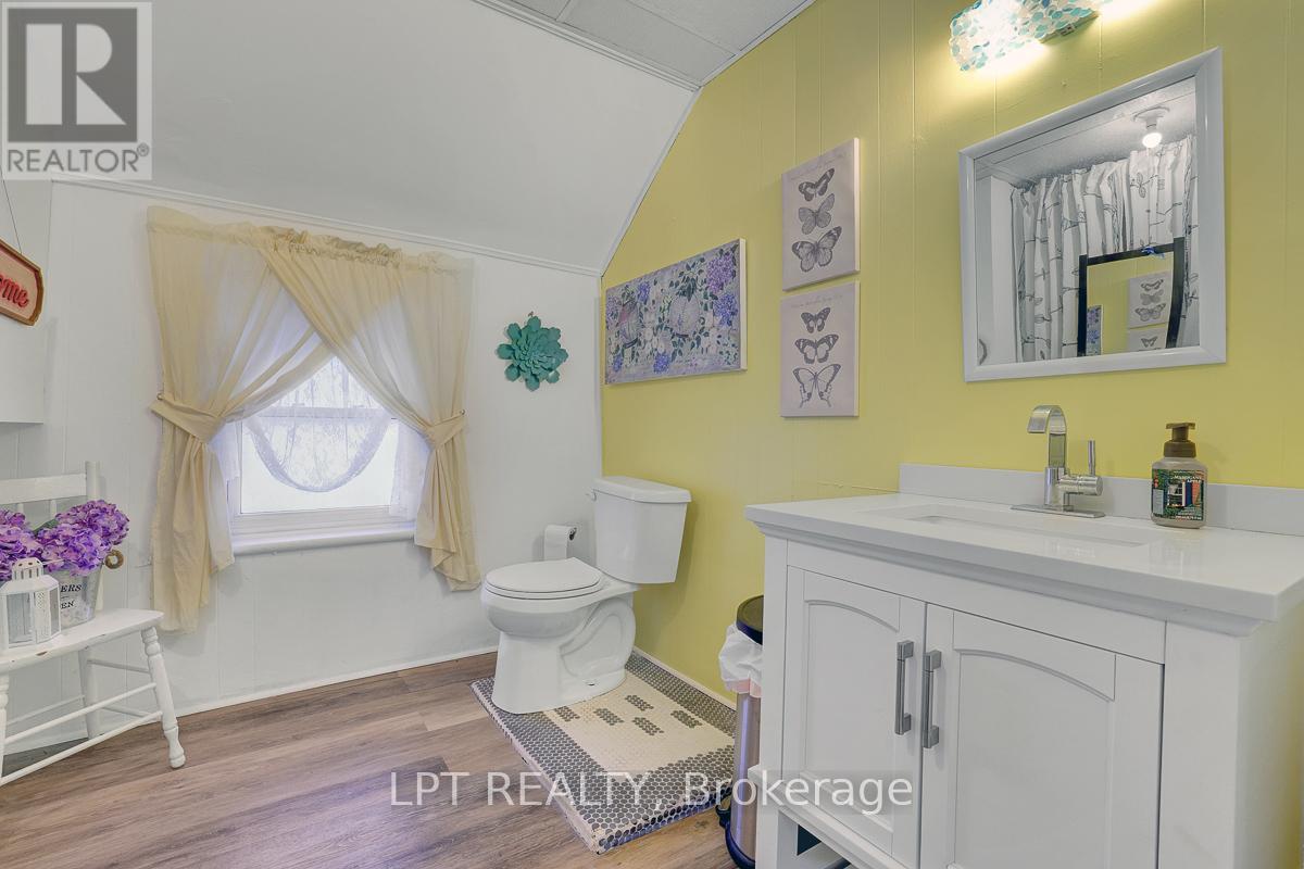 8197 VICTORIA STREET - 17