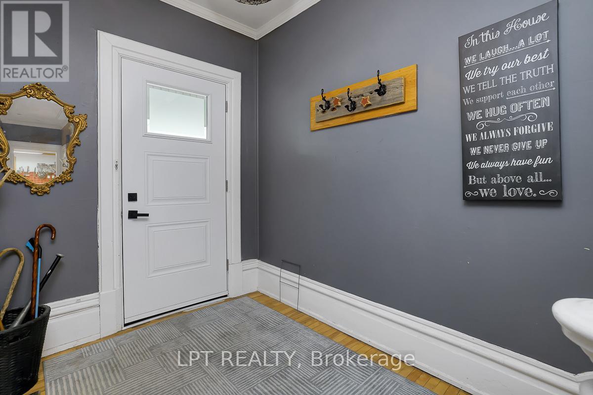 8197 VICTORIA STREET - 19