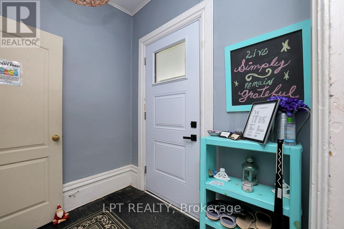 8197 VICTORIA STREET - 3