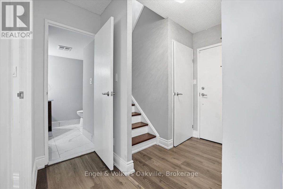 #625 1000 CEDARGLEN GATE - 15