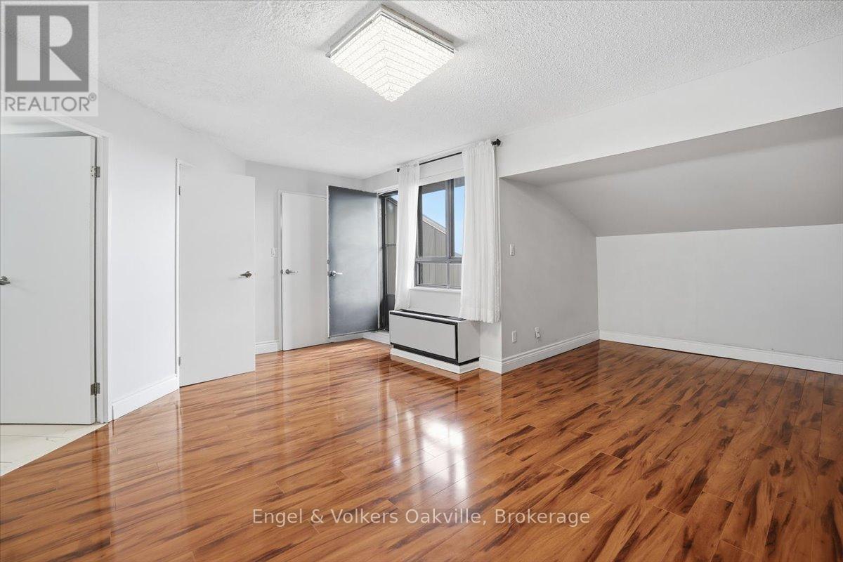 #625 1000 CEDARGLEN GATE - 26