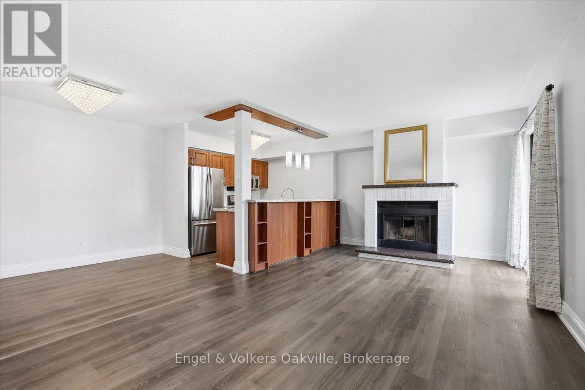 #625 1000 CEDARGLEN GATE - 4