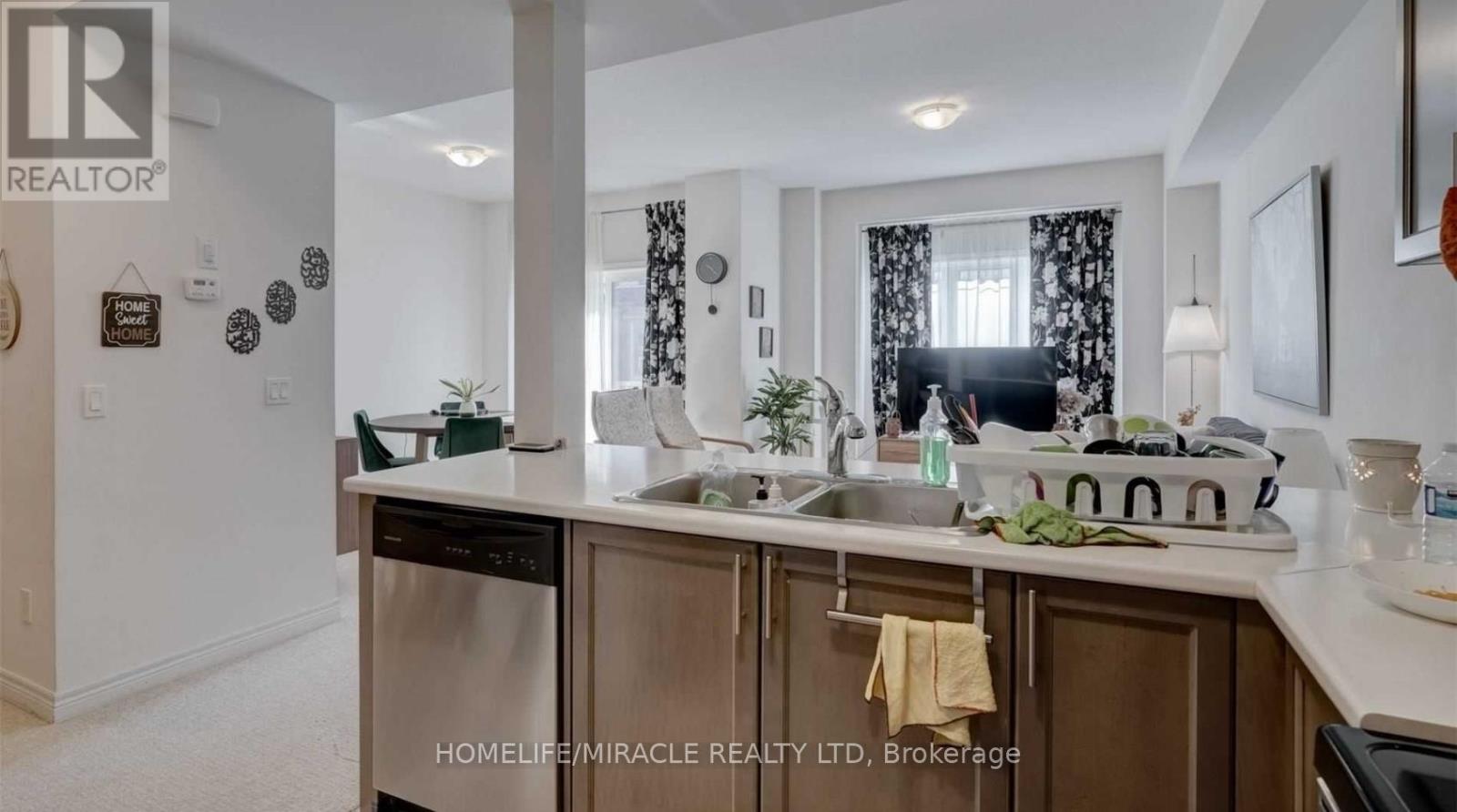 #132 77 DIANA AVENUE - 15