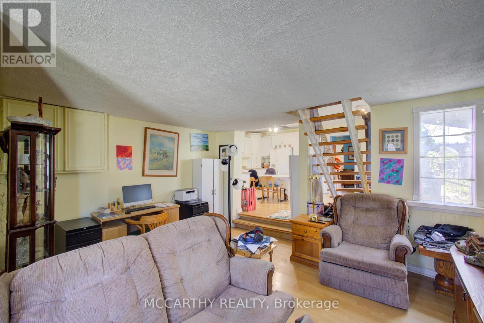171 OWEN SOUND STREET - 7