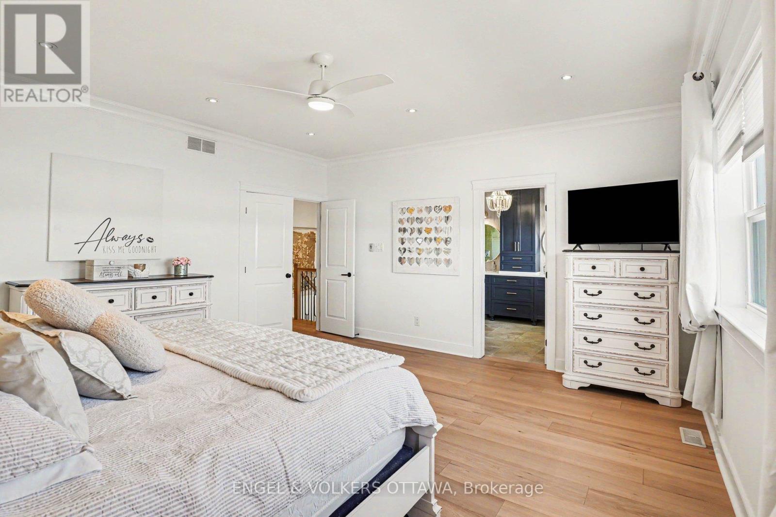835 ARCHIBALD STREET - 21