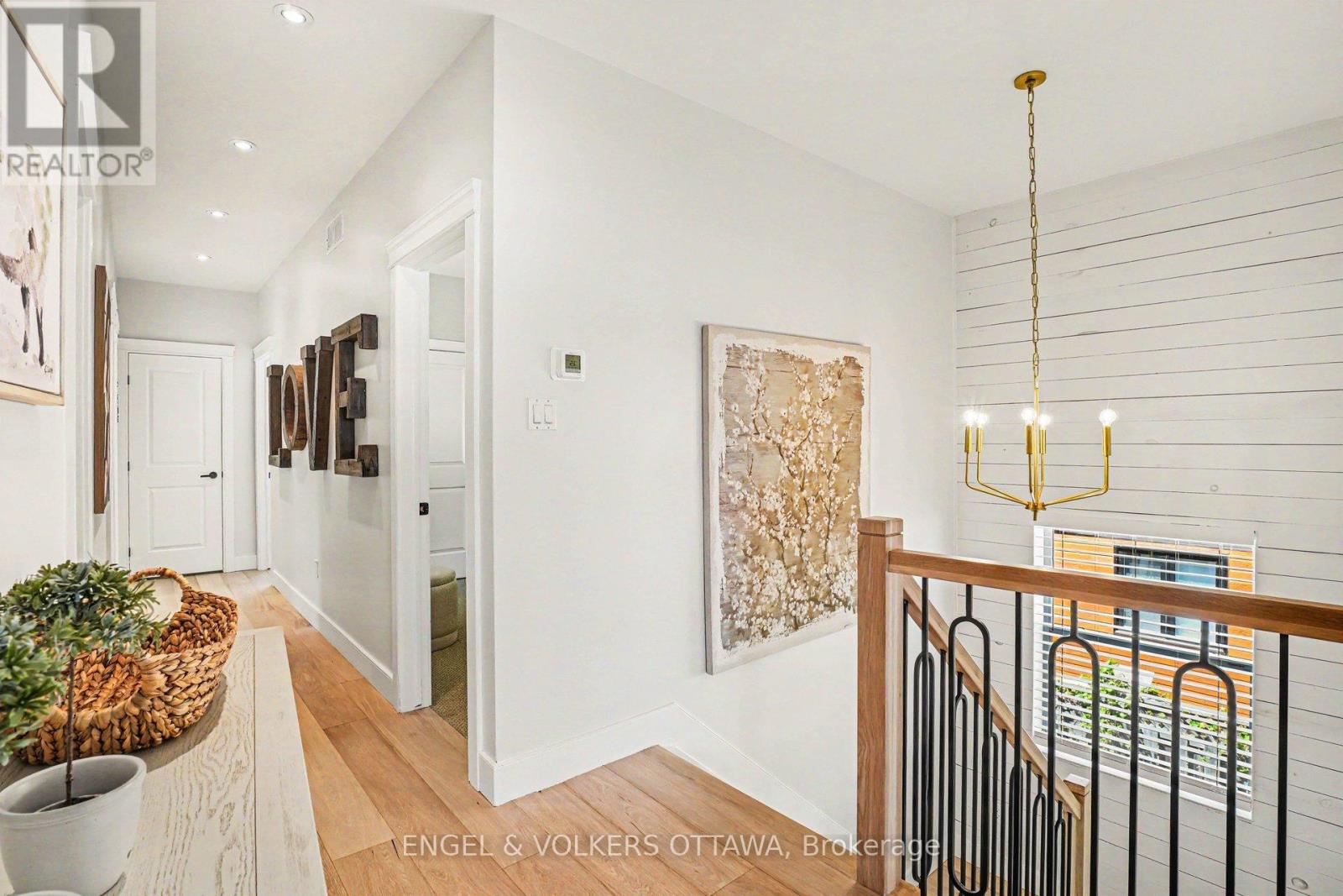 835 ARCHIBALD STREET - 18