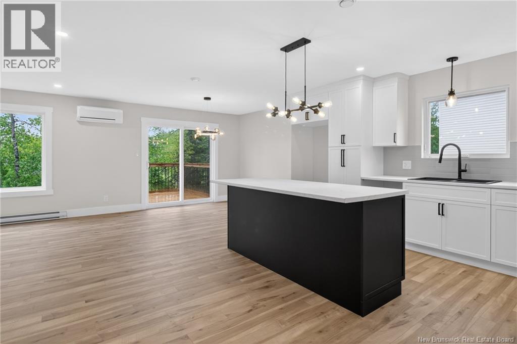 102 & 104 Francfort Crescent - 10