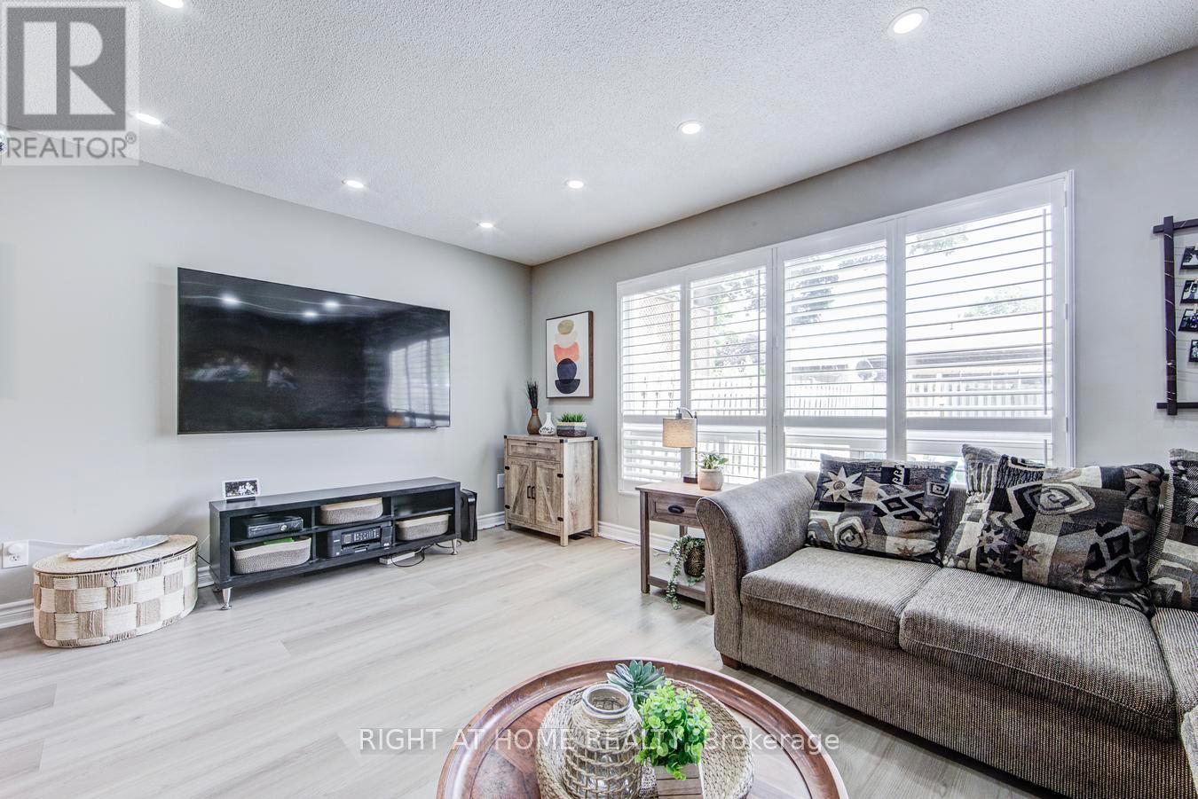 1153 SOUTHDALE AVENUE N - 13