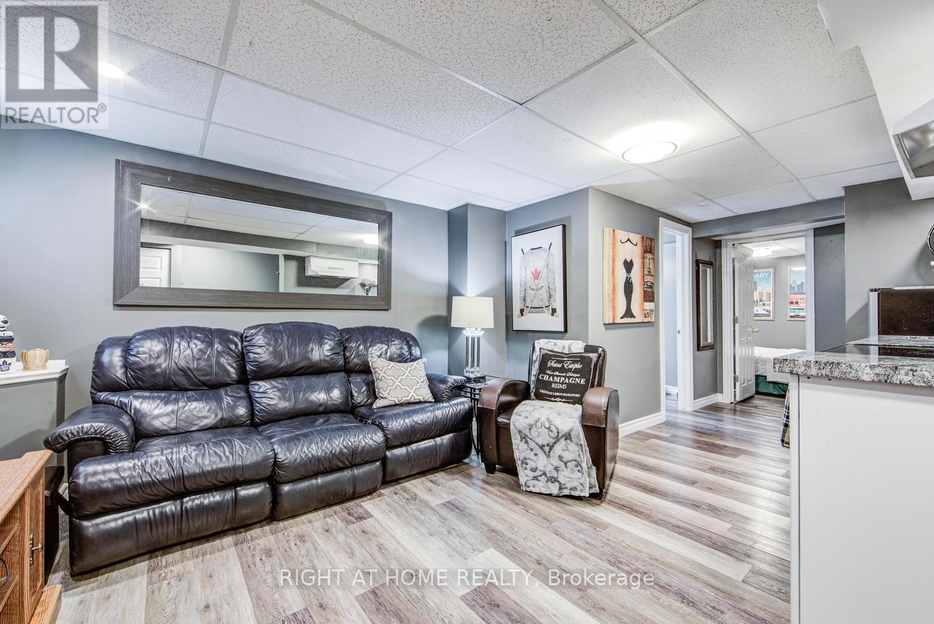 1153 SOUTHDALE AVENUE N - 33