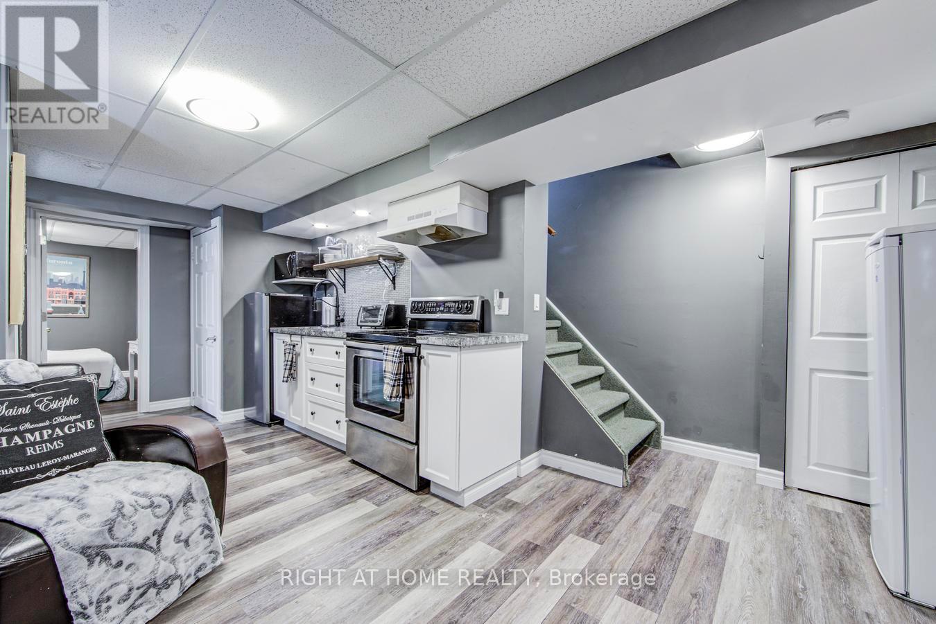 1153 SOUTHDALE AVENUE N - 36