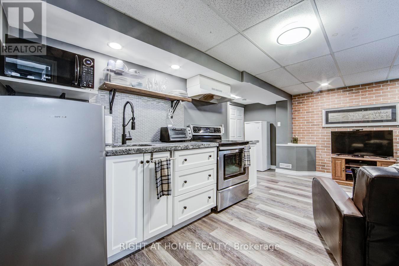 1153 SOUTHDALE AVENUE N - 38