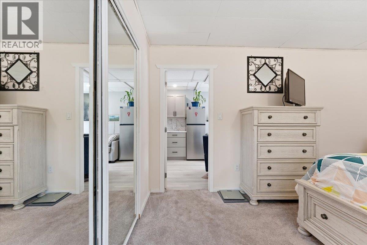 330 27 Street NE - 24