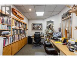 223 Christina Street North, Sarnia, ON N7T5V1 Photo 13