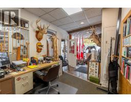 223 Christina Street North, Sarnia, ON N7T5V1 Photo 14