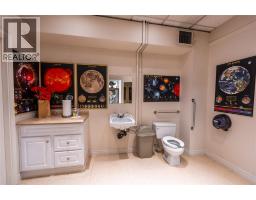 223 Christina Street North, Sarnia, ON N7T5V1 Photo 19