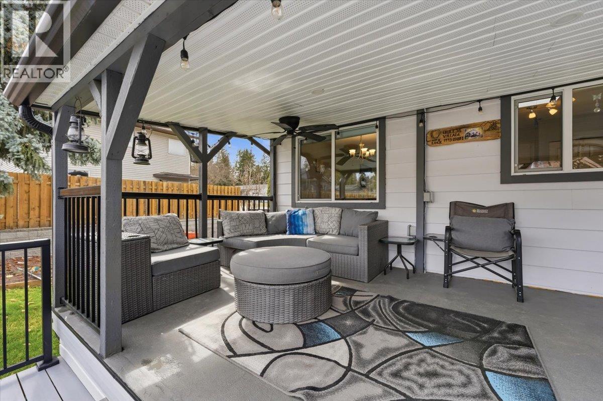 330 27 Street NE - 38