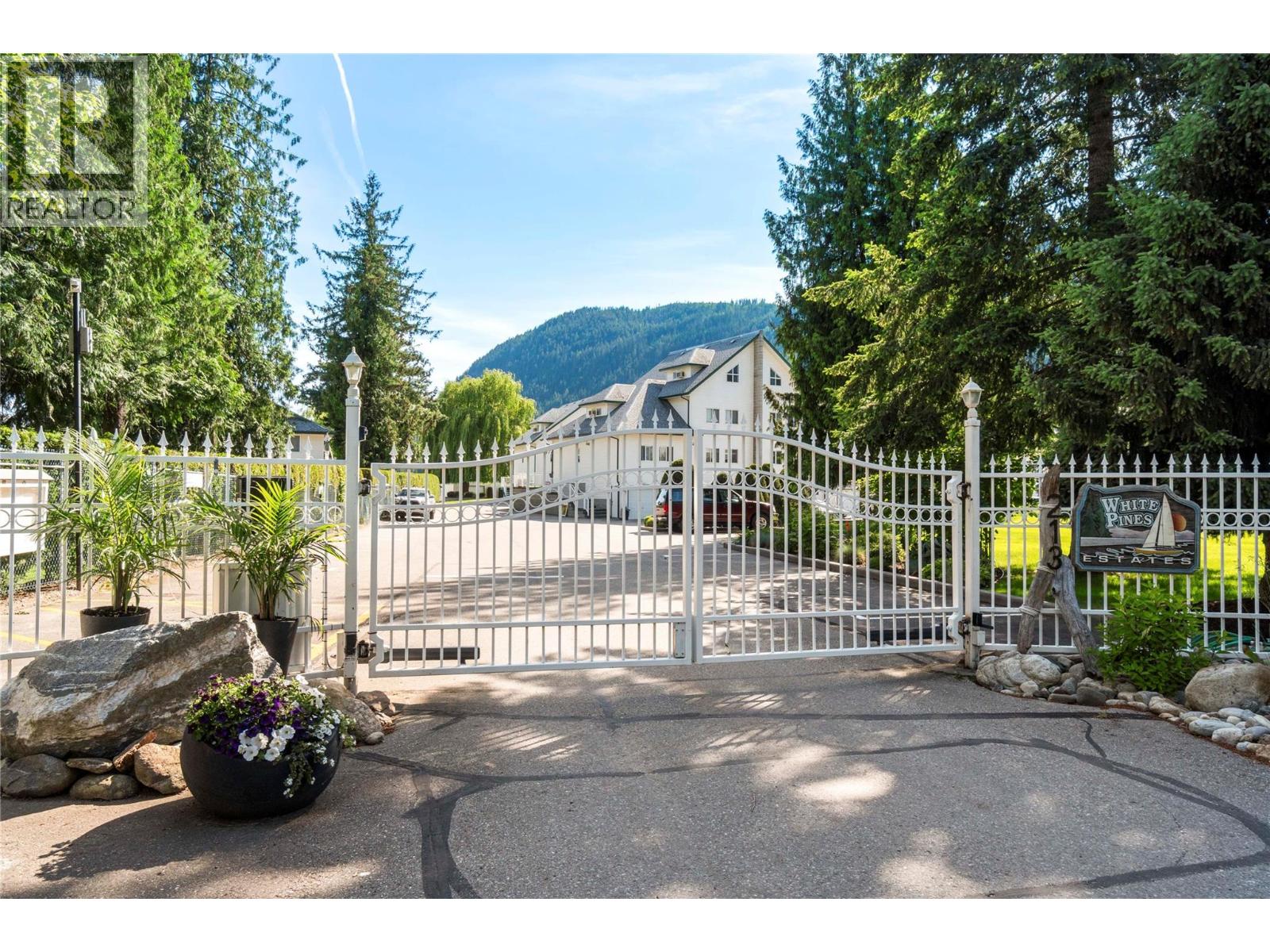 #243 213 White Pine Crescent - 41