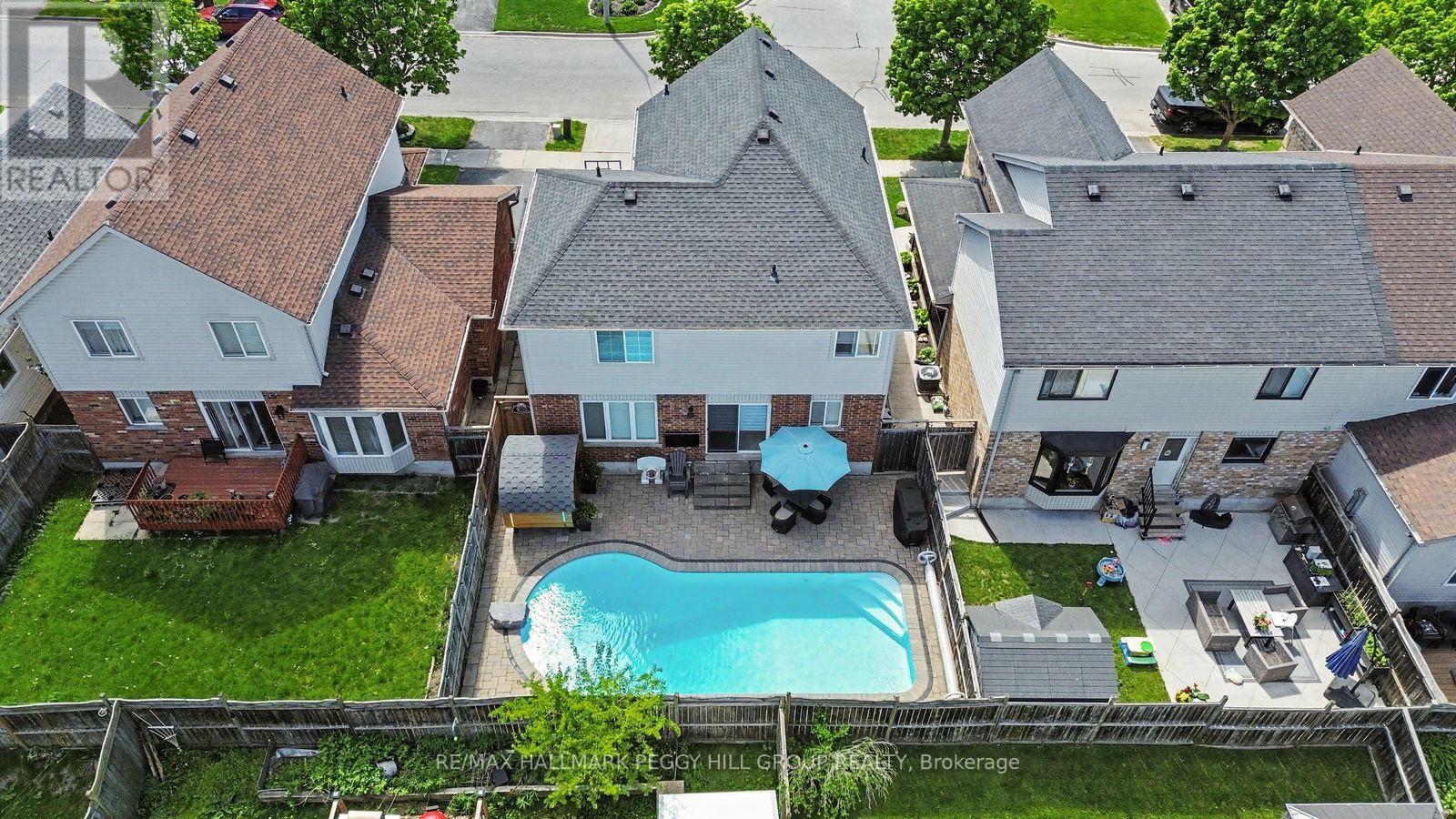 7 BENTLEY CRESCENT - 22