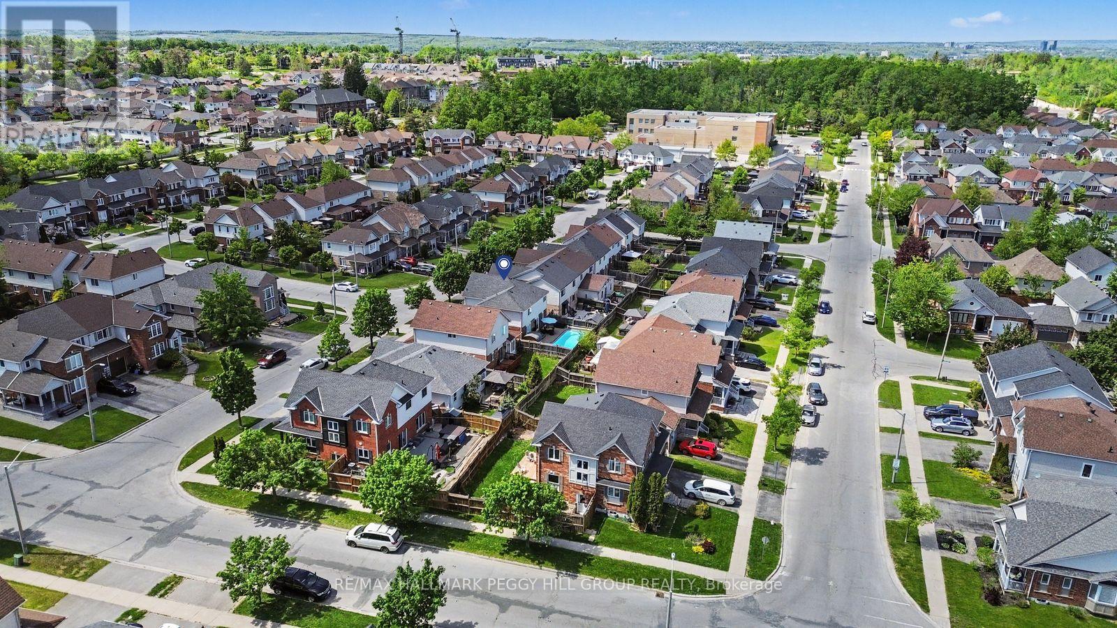 7 BENTLEY CRESCENT - 23