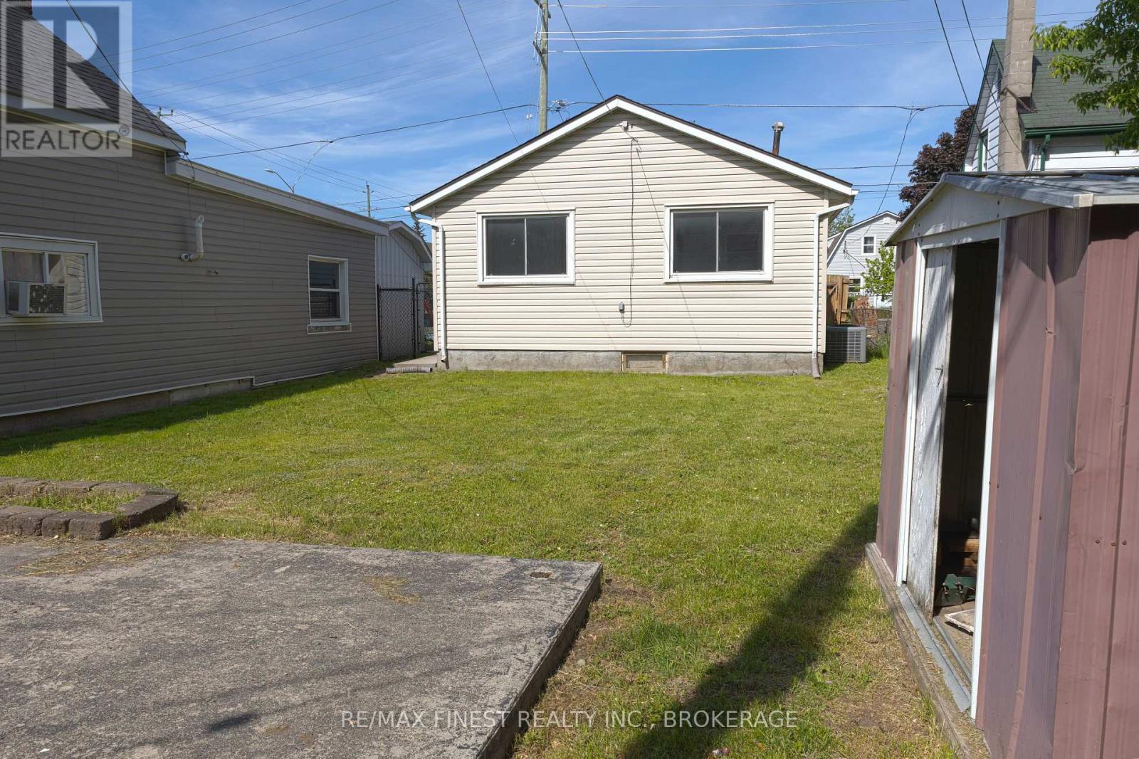559 MACDONNELL STREET - 15
