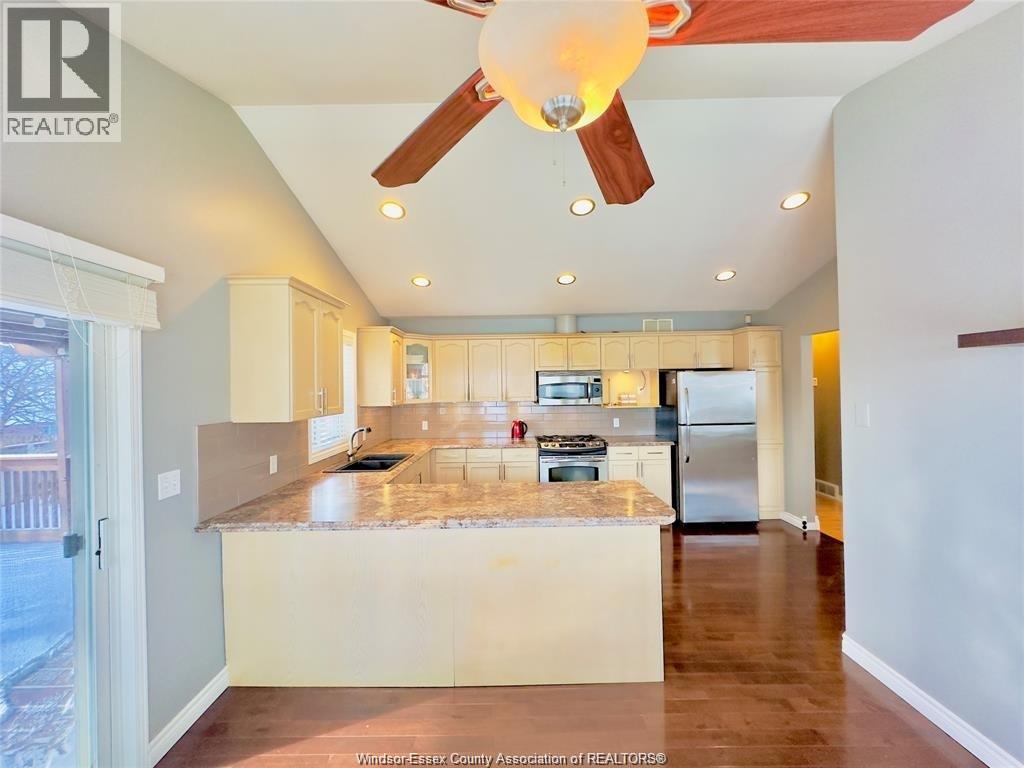 1655 BIRCHWOOD CRESCENT - 11