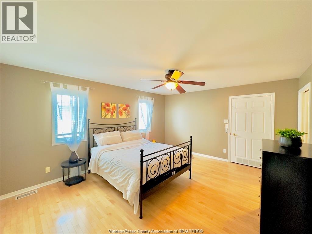 1655 BIRCHWOOD CRESCENT - 14
