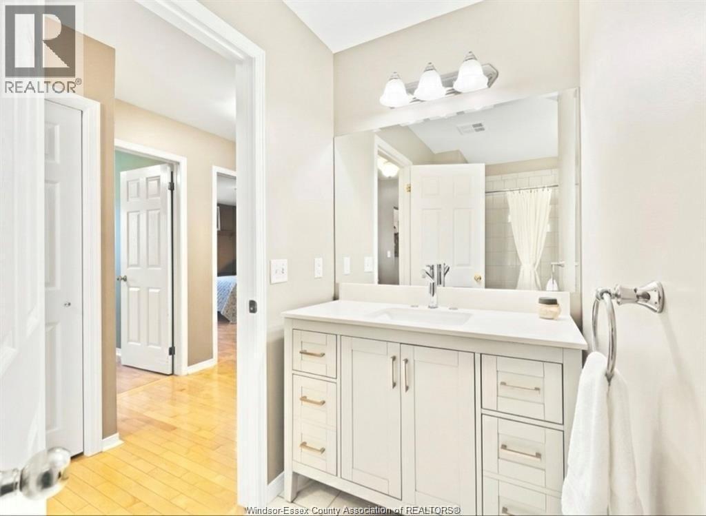1655 BIRCHWOOD CRESCENT - 20