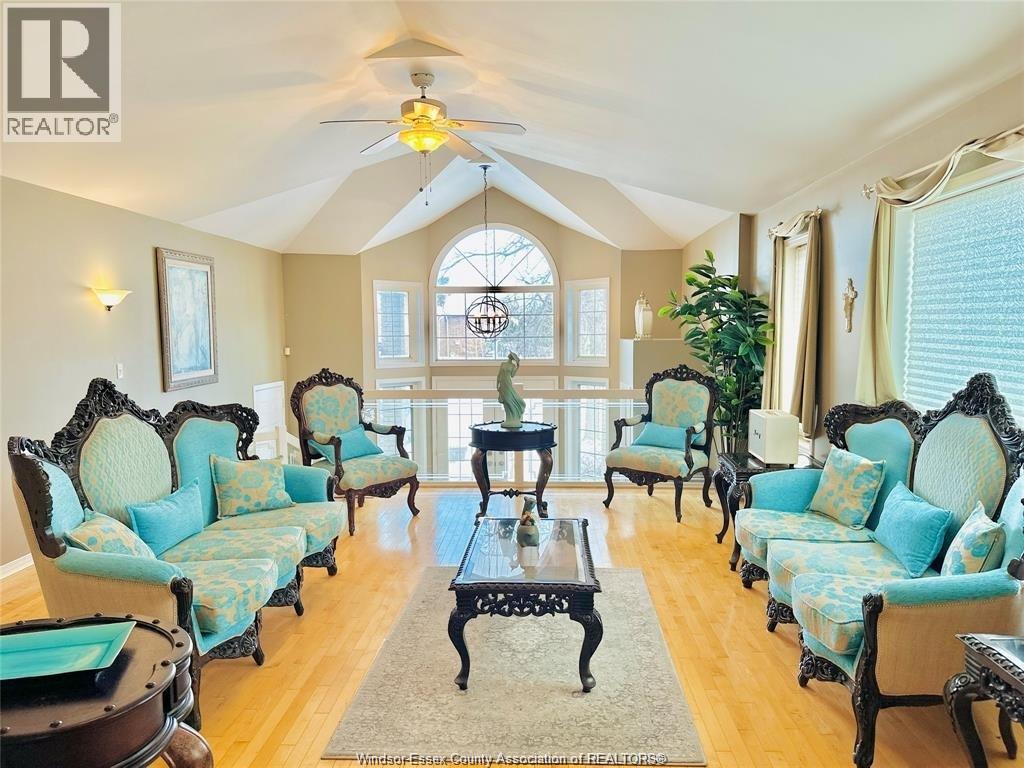 1655 BIRCHWOOD CRESCENT - 9