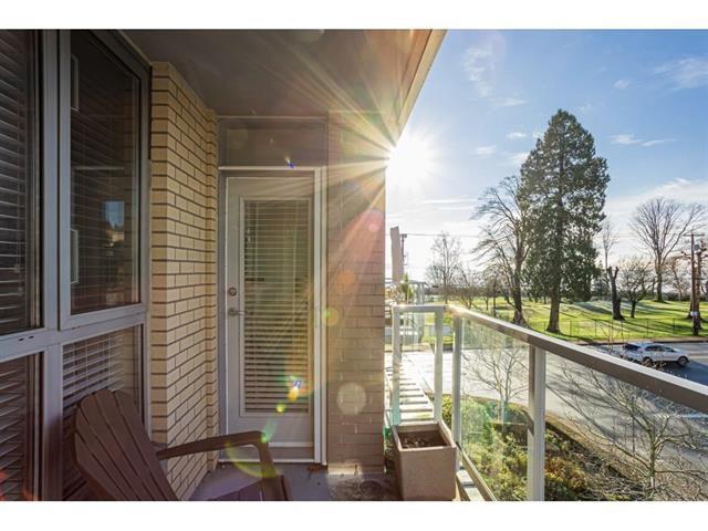 303 15777 MARINE DRIVE, White Rock