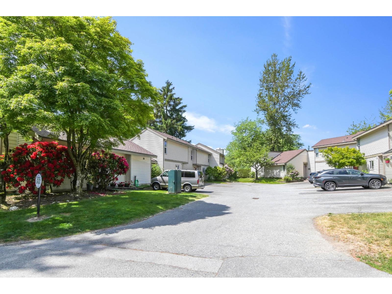 2 Bed, 1 Bath House for Sale in Surrey – 6171 E GREENSIDE DRIVE, Surrey – MLS# R3128406 - Image 5