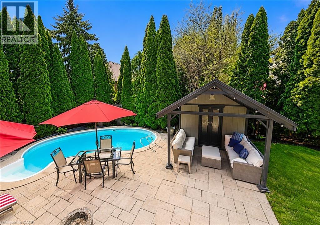 28 DEERVIEW Avenue - 43