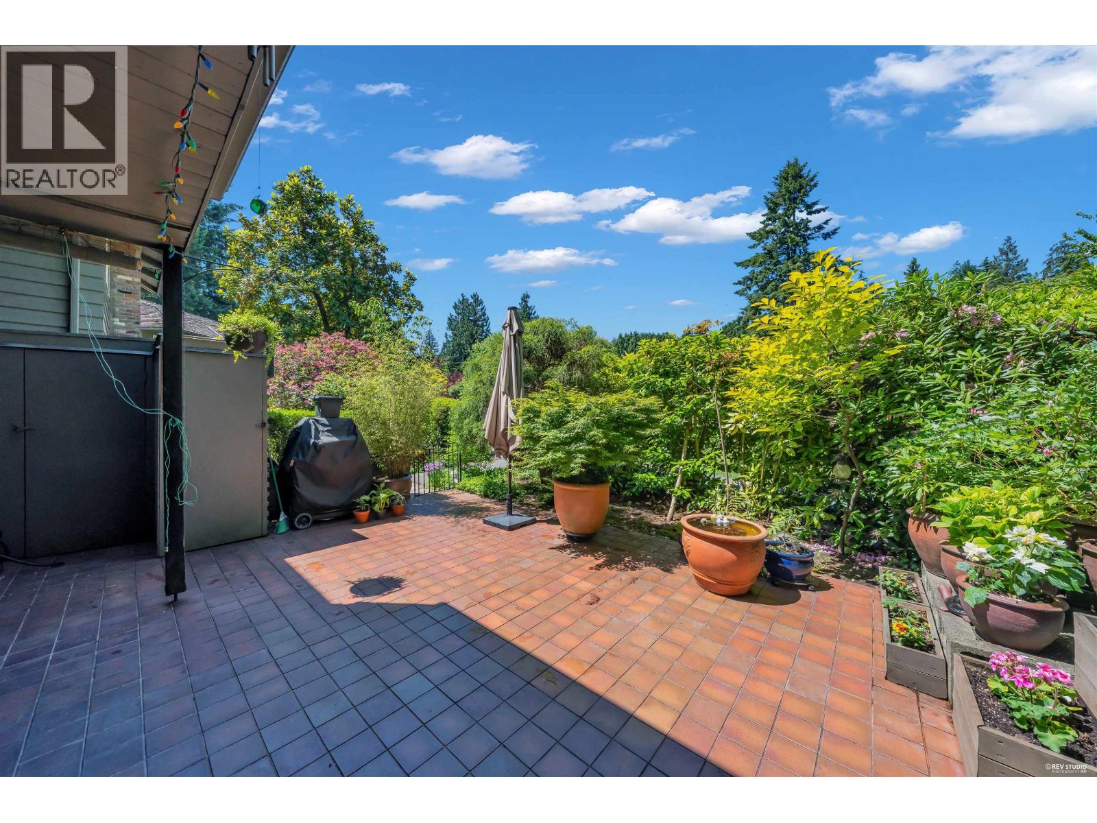 207 235 KEITH ROAD, West Vancouver