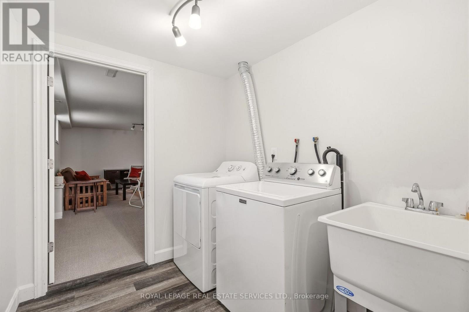 3454 OAKGLADE CRESCENT - 33