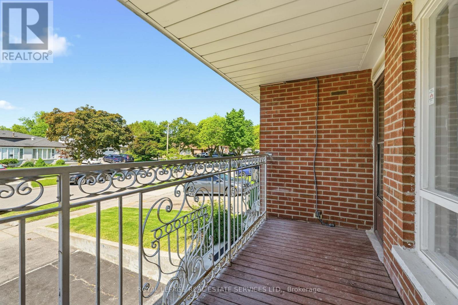 3454 OAKGLADE CRESCENT - 35