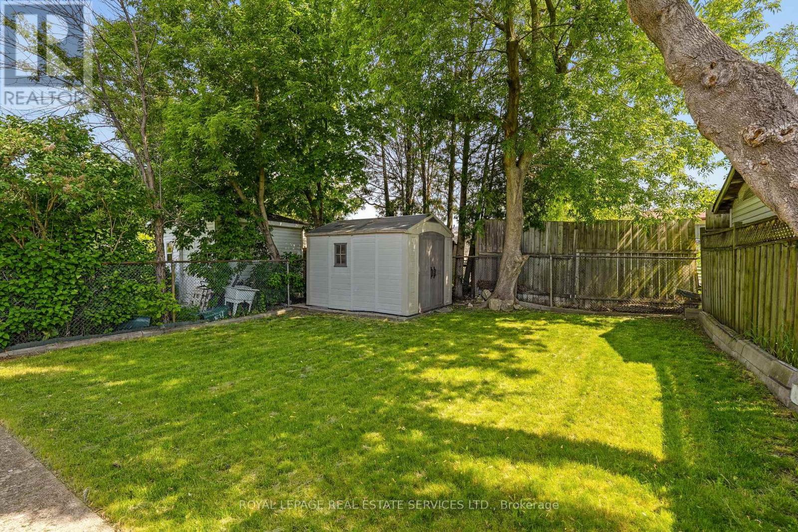 3454 OAKGLADE CRESCENT - 38