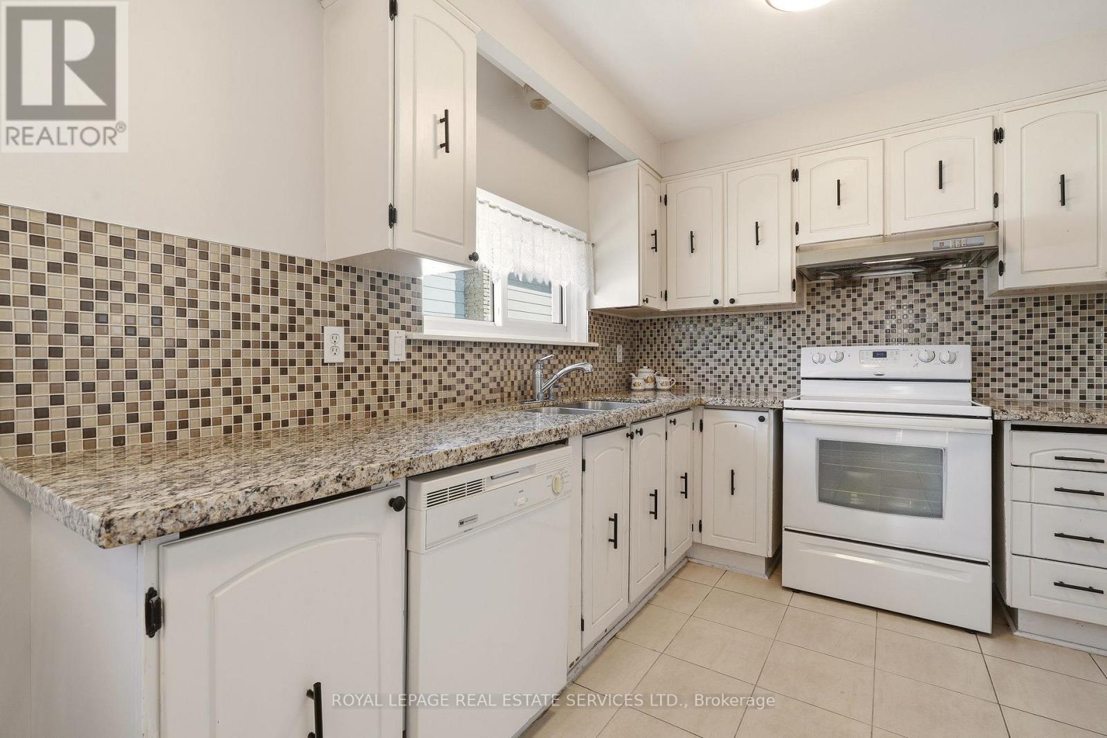 3454 OAKGLADE CRESCENT - 8