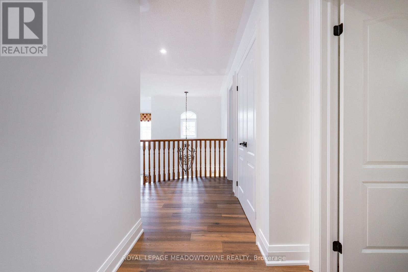 26 EMPEROR DRIVE - 20