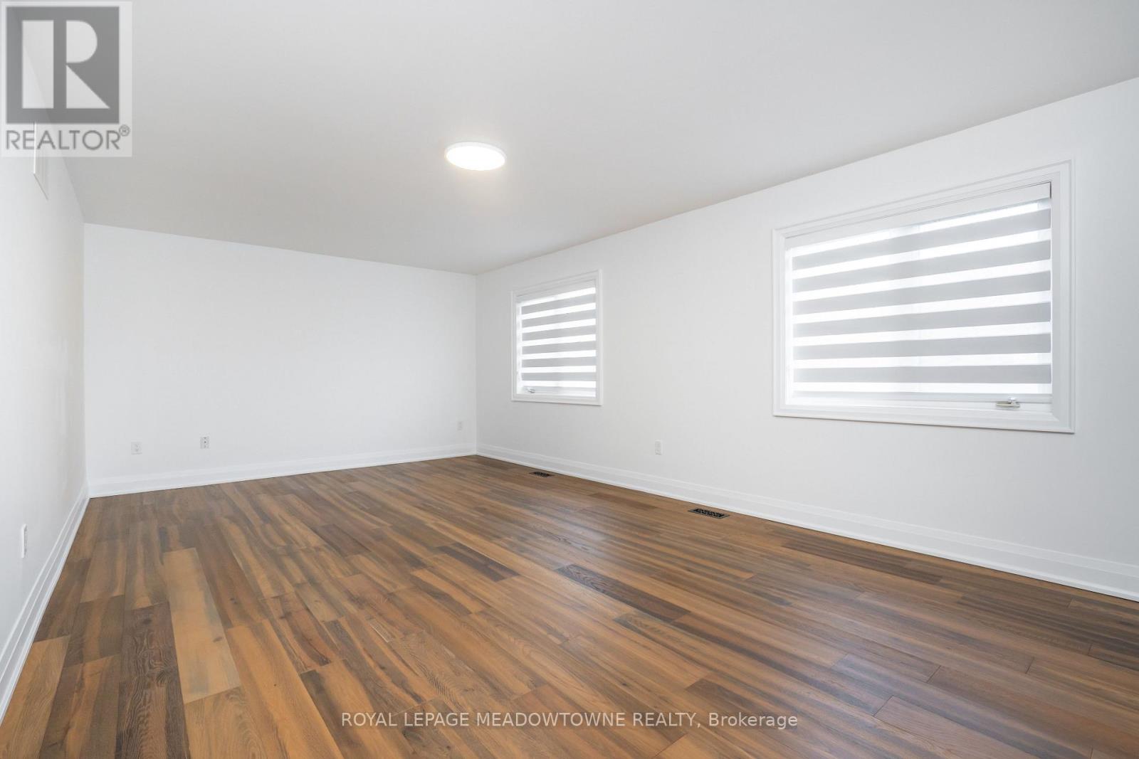26 EMPEROR DRIVE - 24