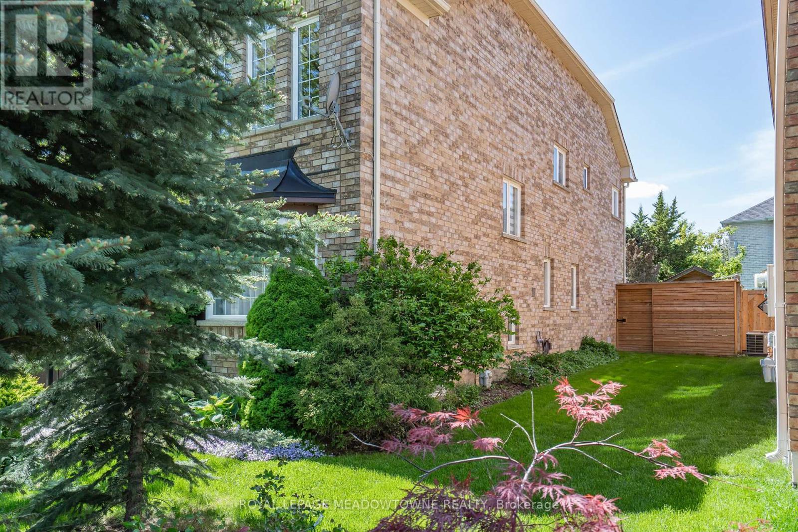 26 EMPEROR DRIVE - 48