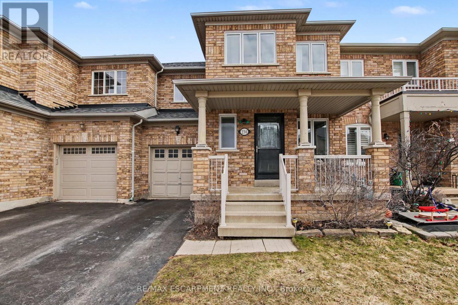 236 FITZGERALD CRESCENT - 1