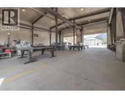 9100 Grainger Road, Canal Flats, BC V0B1B0 Photo 22