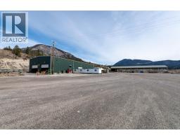 9100 Grainger Road, Canal Flats, BC V0B1B0 Photo 37