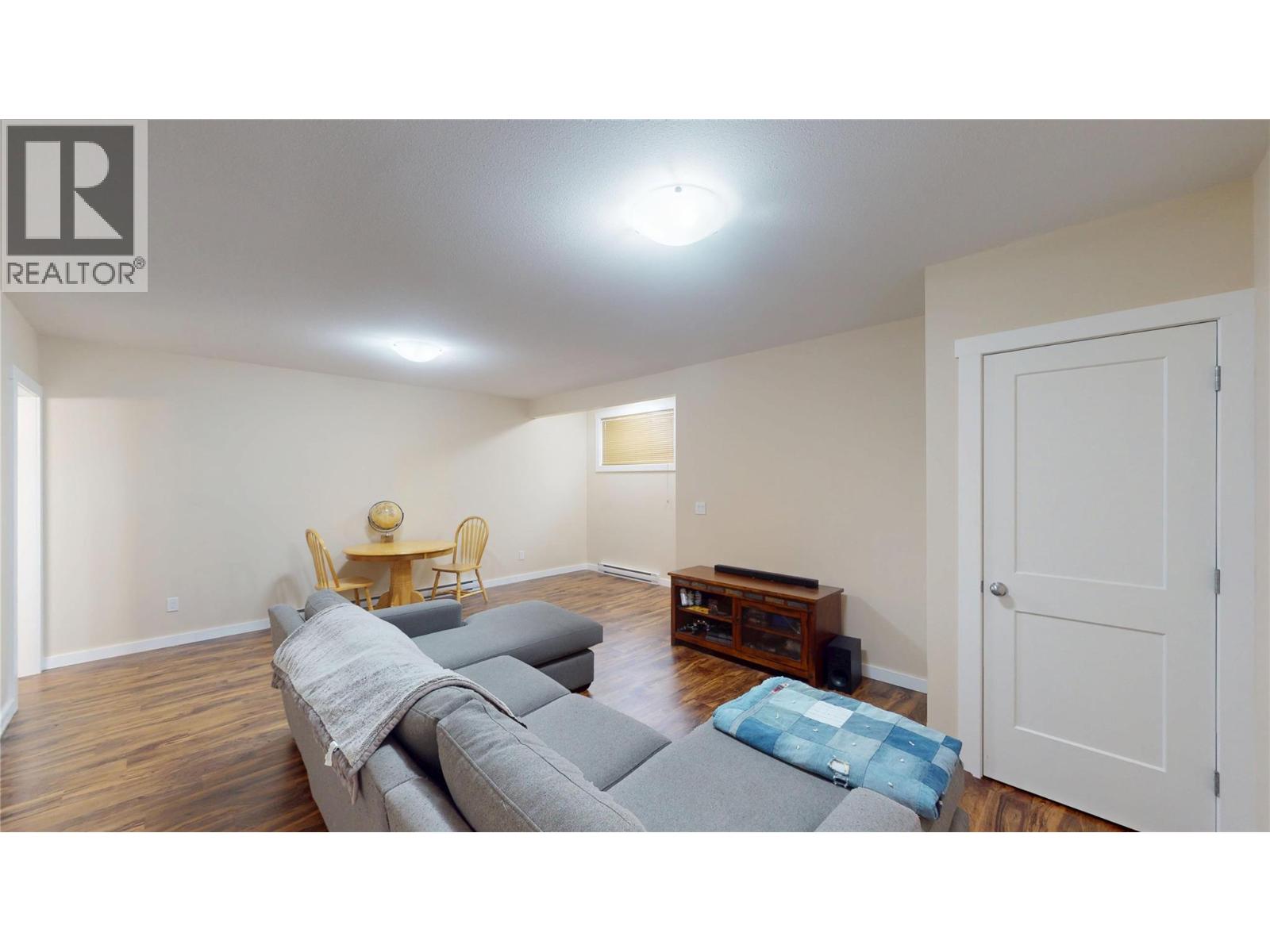 230 303 Avenue - 20