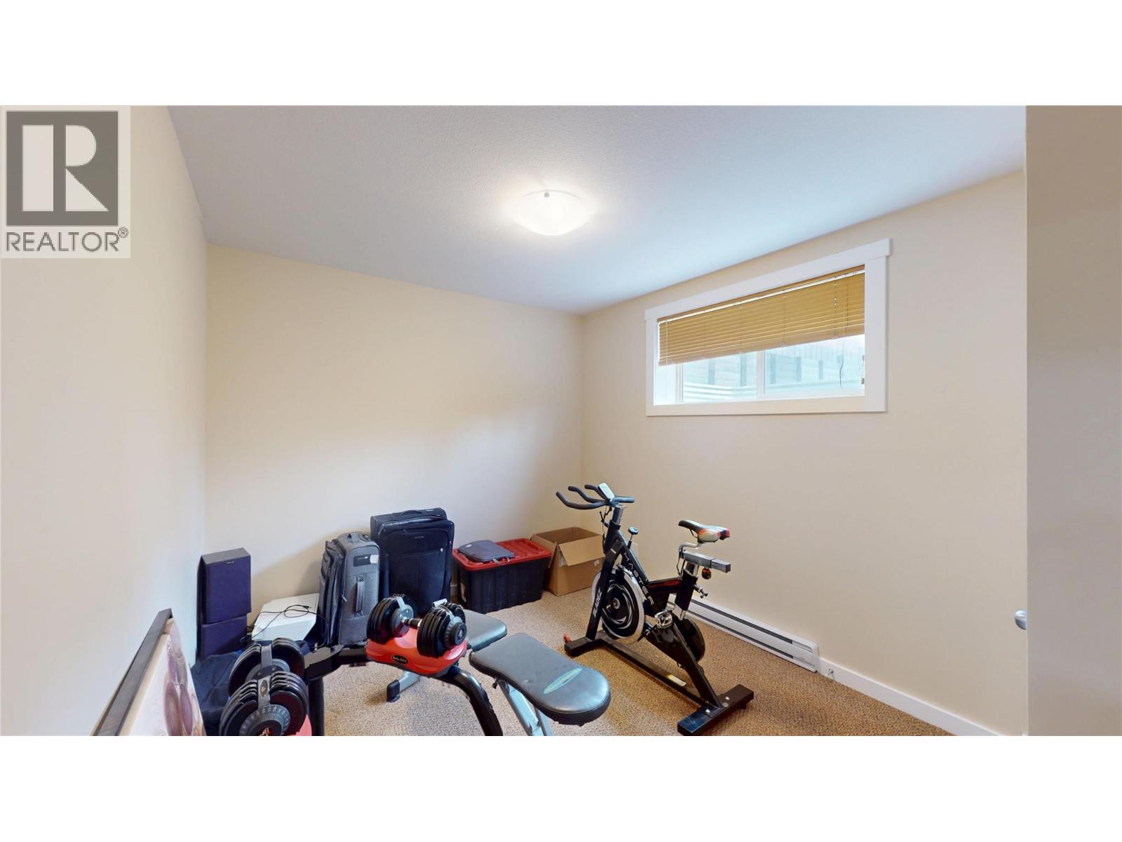 230 303 Avenue - 23